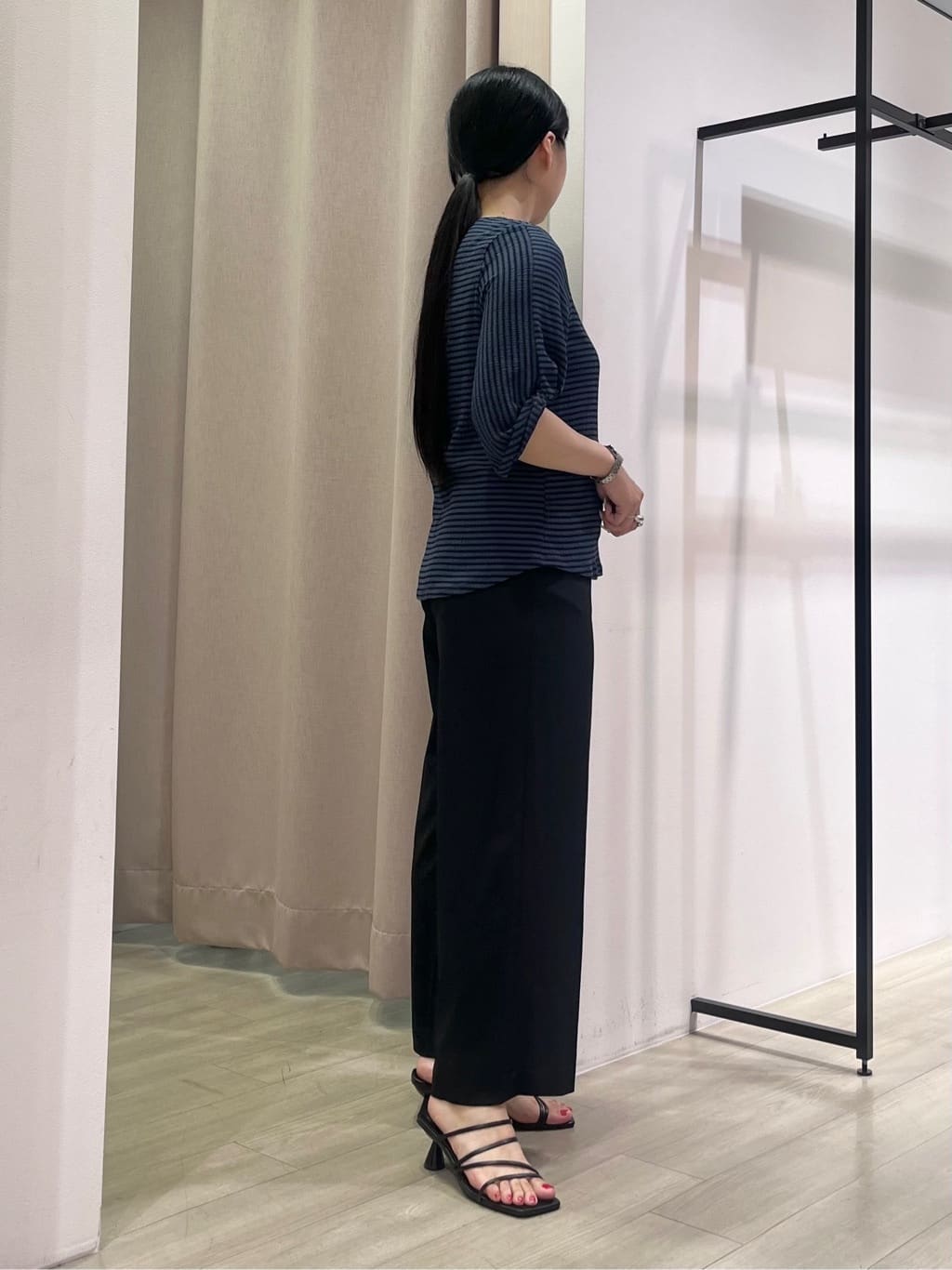 hasuさんの「INDIVI｜【UVケア／吸汗速乾】凹凸素材ねじり袖トップス」を使ったコーディネート
