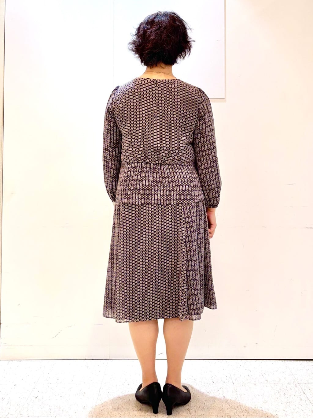 ヤスコさんの「Reflect｜【きちんと見え／セットアップ可／通勤におすすめ◎】ペプラムプリントブラウス」を使ったコーディネート