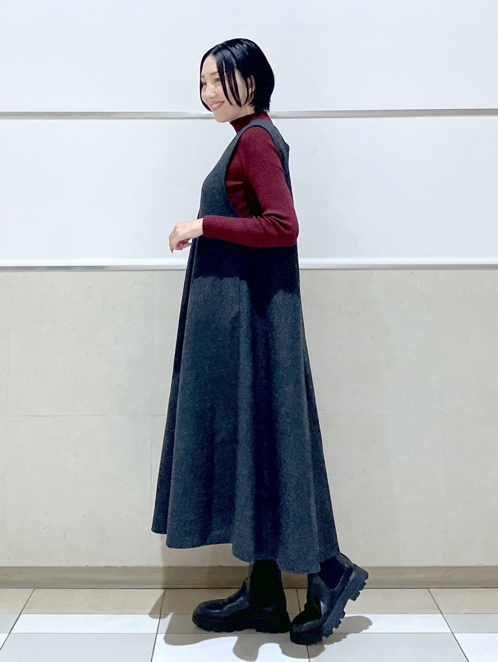 eriko さんの「Dessin｜【洗える】Vネックジャンパースカート」を使ったコーディネート