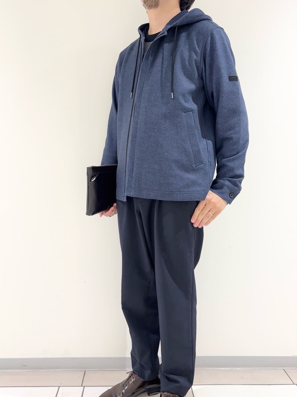 及川さんの「TAKEO KIKUCHI｜【JUST ONE LAYER】ダウンファブリックZIPパーカー」を使ったコーディネート