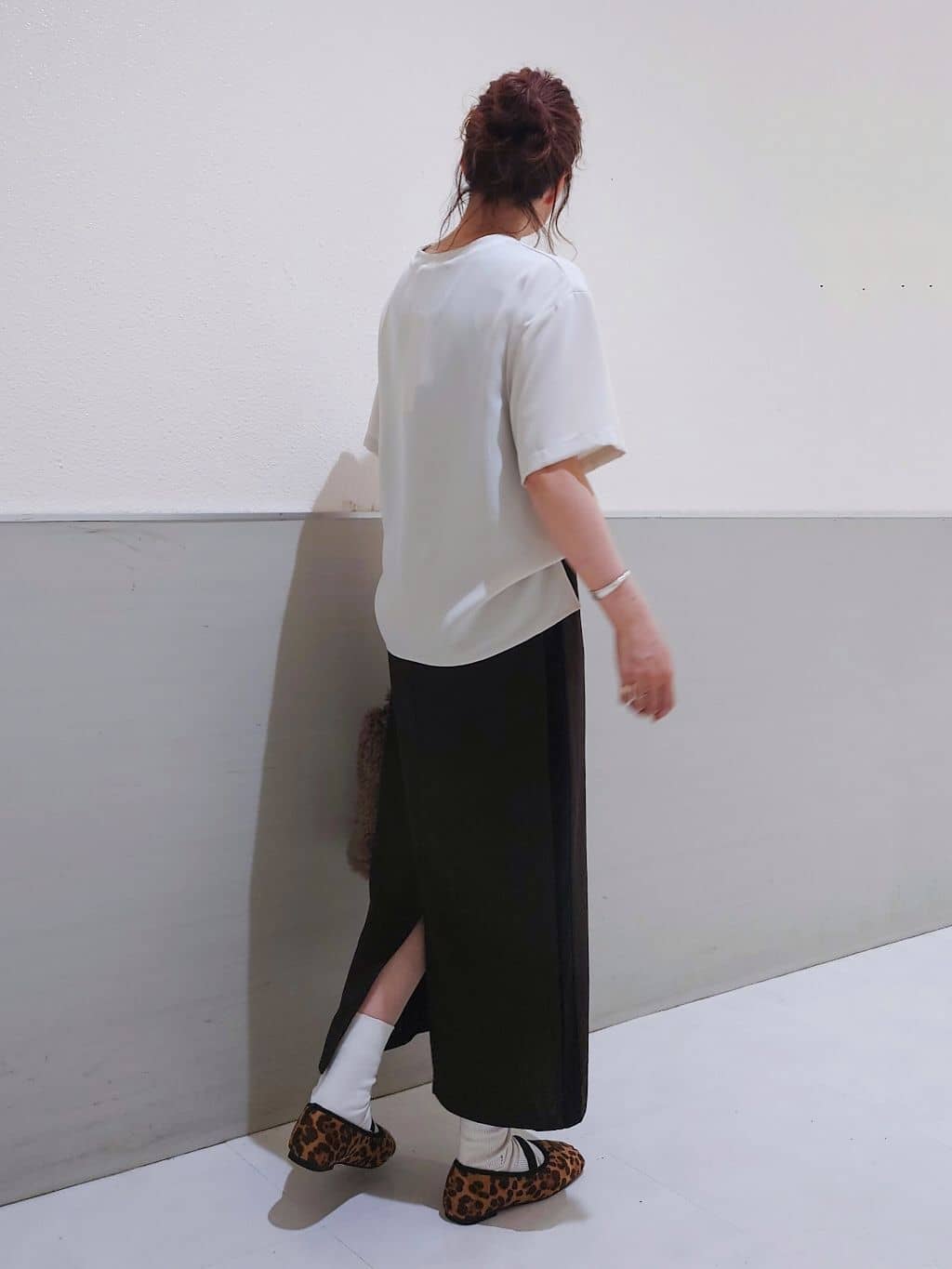 maruさんの「THE SHOP TK｜アソートロゴTシャツ【接触冷感/防シワ/吸水速乾/UVケア/洗濯機OK】」を使ったコーディネート