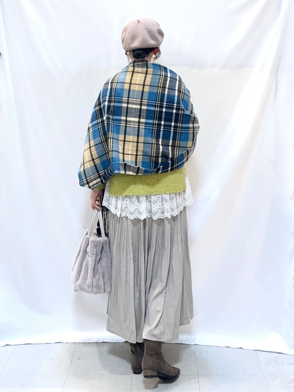𝐇𝐢𝐫𝐨𝐦𝐢さんの「SHOO･LA･RUE｜裾フリルレイヤードトップス」を使ったコーディネート