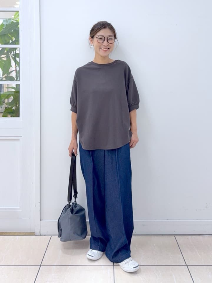 Osawaさんの「Dessin｜【360度可愛い/前後2WAY/洗える】ライトコットンヘンリーカットソー」を使ったコーディネート