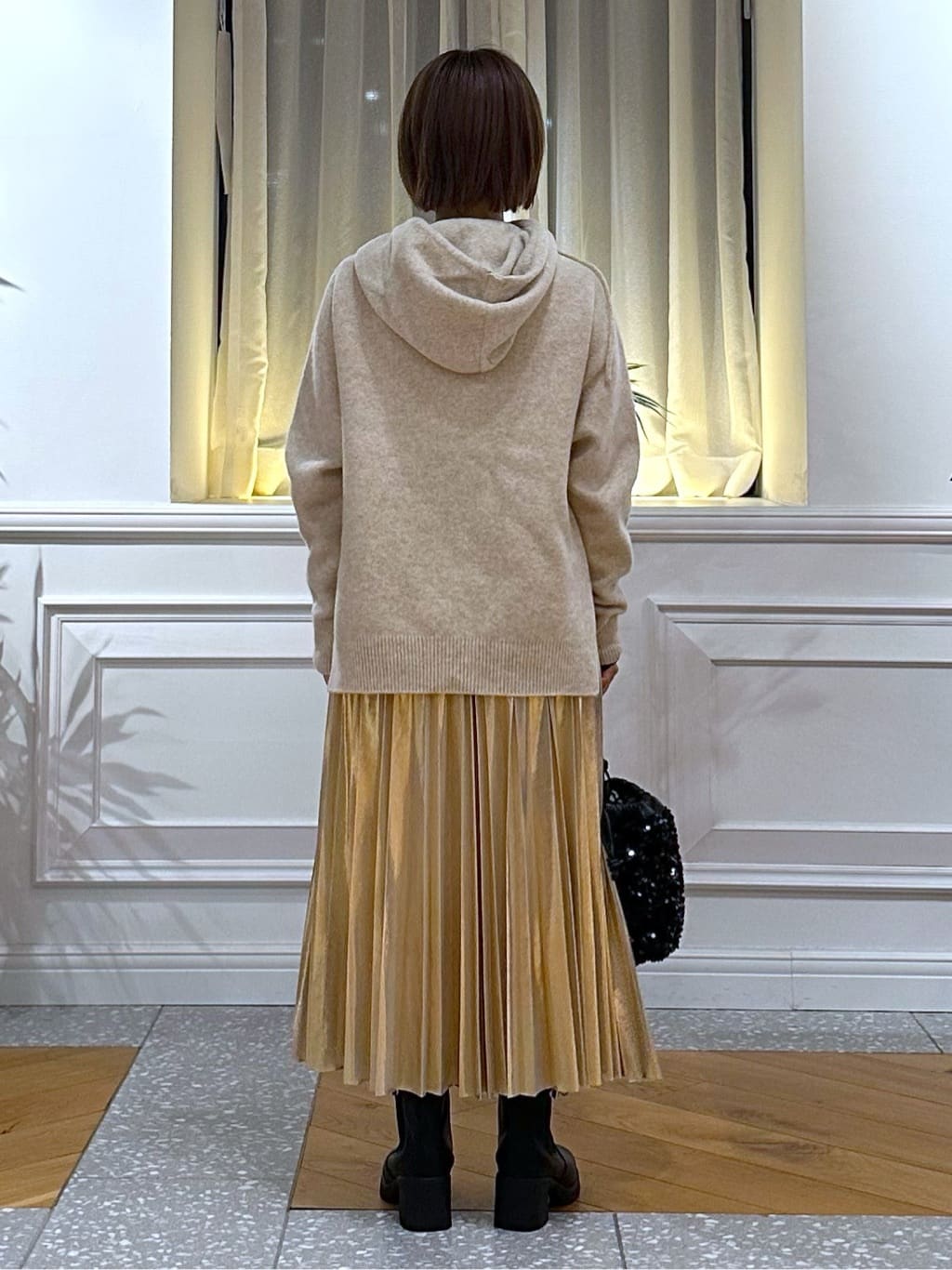 なべこさんの「DRESSTERIOR｜◆【洗える/ストレッチ性/オンオフ】箔プリントプリーツスカート」を使ったコーディネート