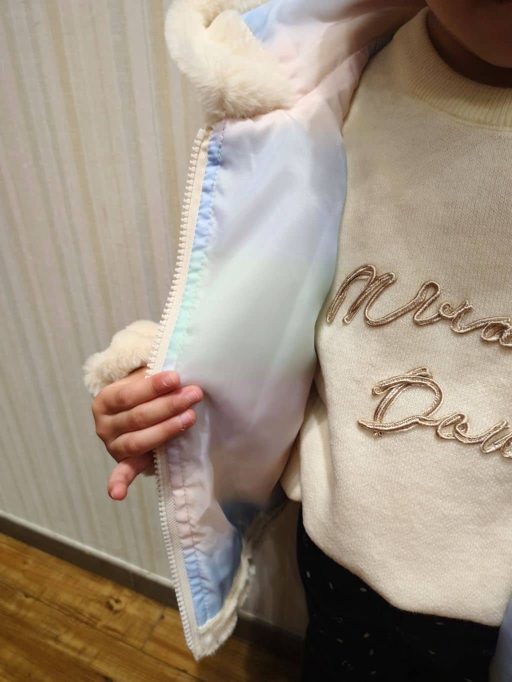 Yuiさんの「SHOO･LA･RUE｜【100-120cm/トドラー】耳付きエコファーパーカ」を使ったコーディネート