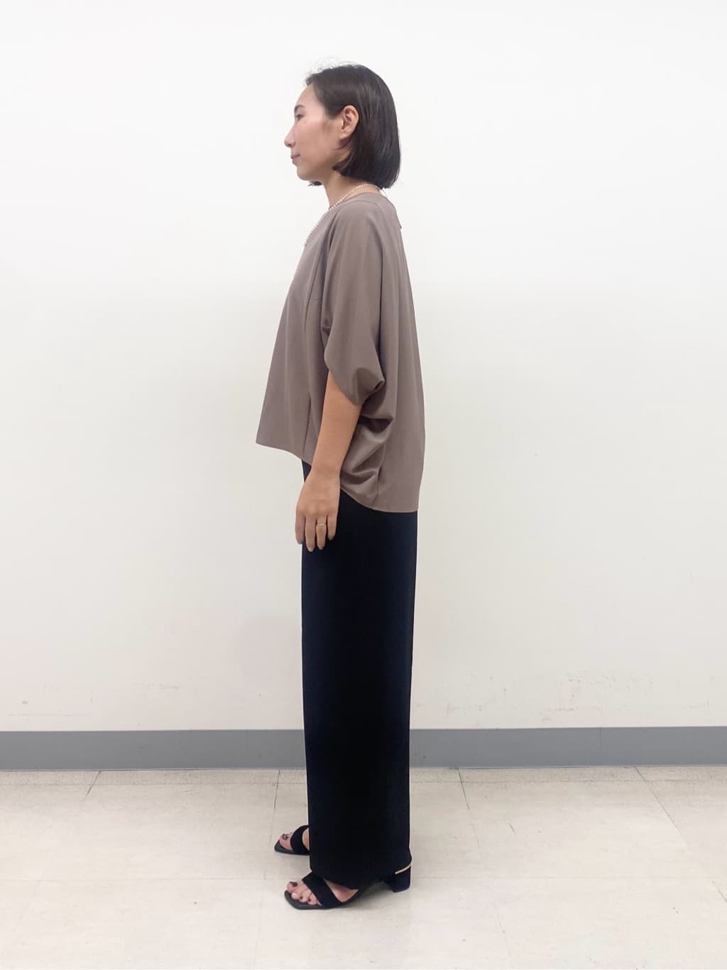 YUKARIさんの「INDIVI｜【体型カバー/SETUP可能】ジョーゼット　ドルマンブラウス」を使ったコーディネート