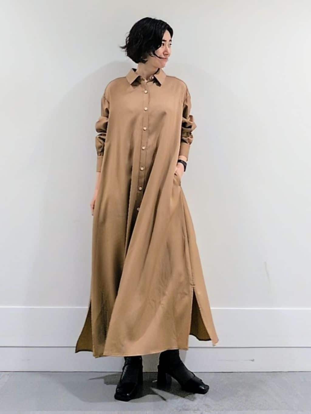 ミズタさんの「UNTITLED｜【前開きボタン/ベルト付/羽織シャツ/】2WAYトレンチ風ワンピース」を使ったコーディネート