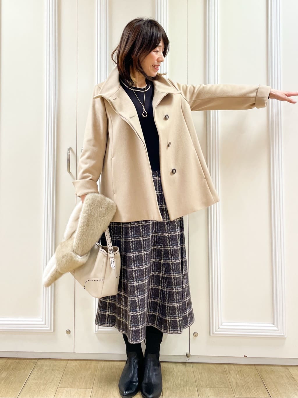 めいさんの「Reflect｜【SS-4Lサイズ／衿が顔に当たらない◎】スタンドネックミドルコート」を使ったコーディネート