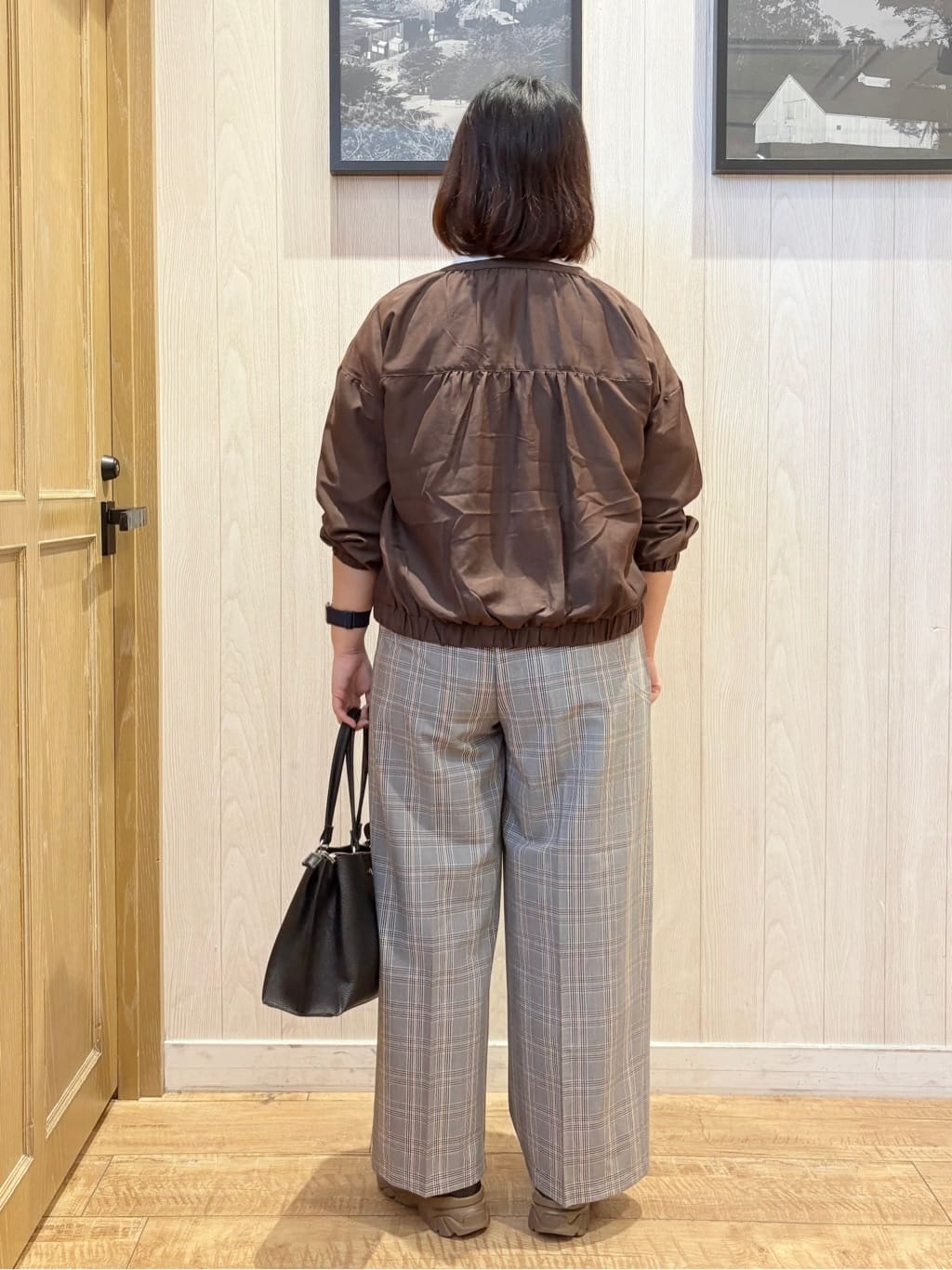 砂糖さんの「SHOO･LA･RUE｜【S-LL】寒暖差のある時期に 大人上品なシアーブルゾン」を使ったコーディネート