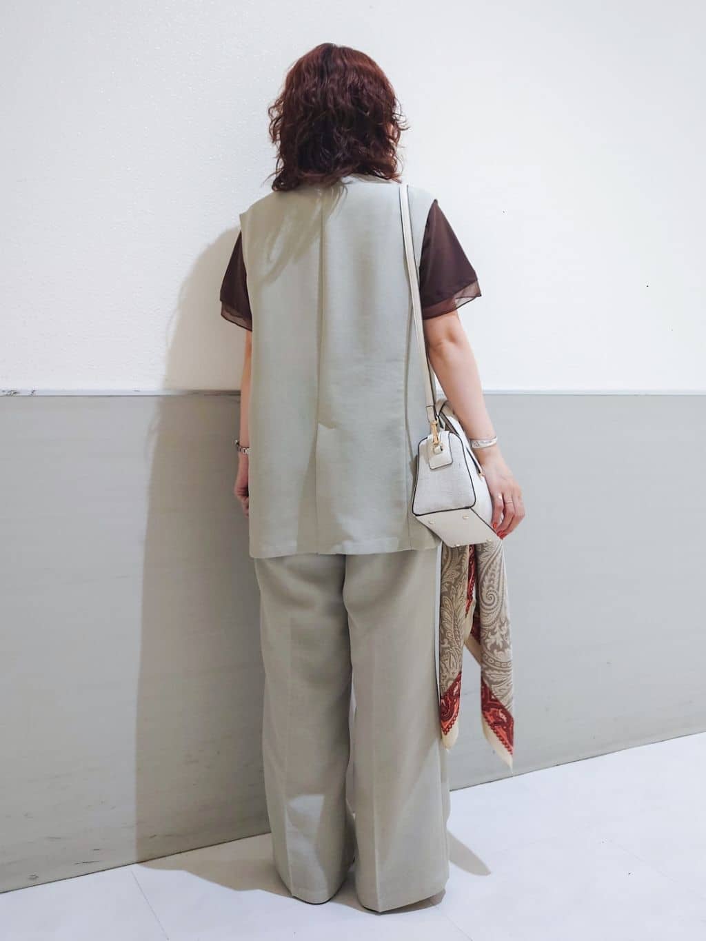 maruさんの「THE SHOP TK｜【スッキリ決まる】パナマメッシュジレ/洗える/セットアップ可」を使ったコーディネート