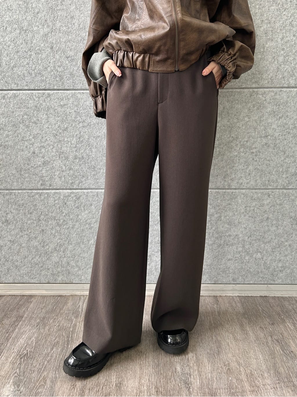 harunaさんの「CODE A｜easy－fit trousers」を使ったコーディネート