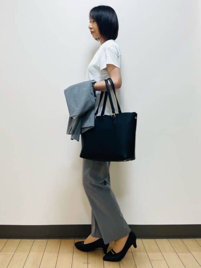 Riiさんの「Reflect｜【インナーに◎／すっきり見え！長め丈】タックデティールブラウス」を使ったコーディネート