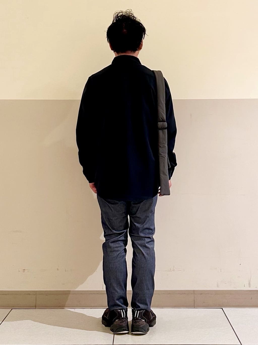 KENJI Iさんの「THE SHOP TK｜スムースファイバー長袖シャツ 【吸水速乾/UVカット/軽量/イージーケア】」を使ったコーディネート