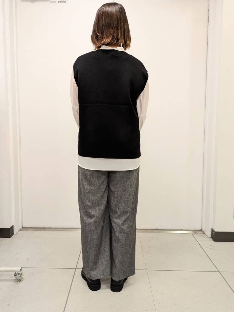 ハッシーさんの「Reflect｜【さらっと一枚で決まる／重ね着にもおすすめ◎】タックスリーブシャツブラウス」を使ったコーディネート