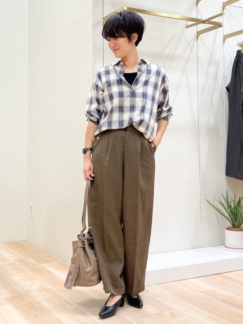Keiさんの「grove｜リーフ刺繍スパンコールベスト＆ブラウスセット」を使ったコーディネート