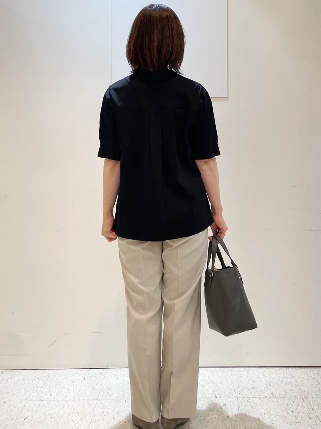 めいさんの「Reflect｜【すっきり見え！長め丈／マシンウォッシュ可】スキッパーネックジャージトップス」を使ったコーディネート