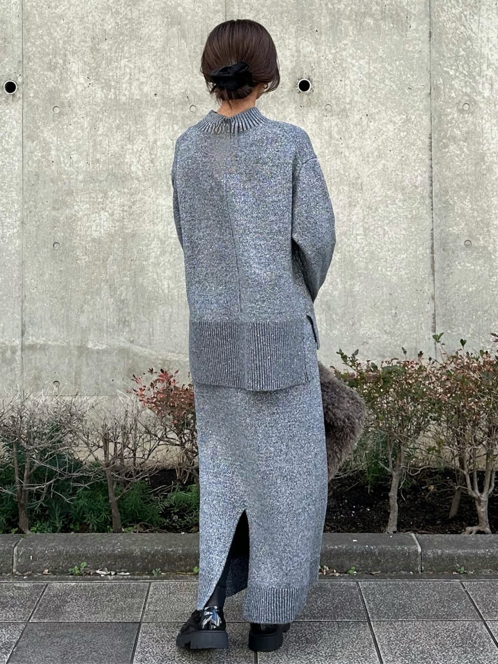 makiさんの「OPAQUE.CLIP｜ラメスパンコールナロースカート／セットアップ対応可【洗濯機OK】」を使ったコーディネート