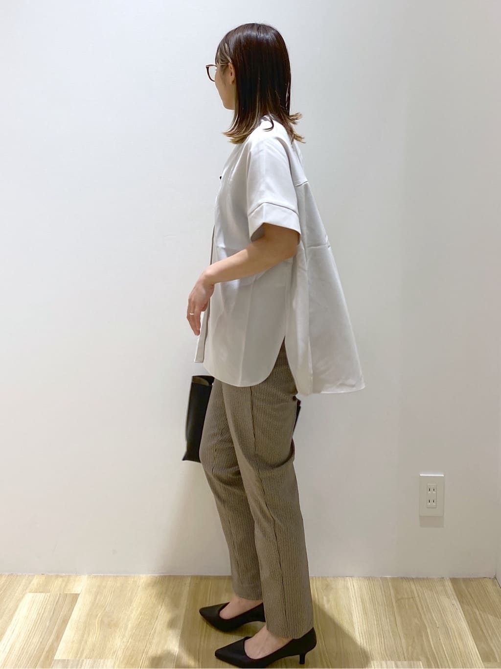 えりさんの「OPAQUE.CLIP｜《5色展開／SS-LLサイズ》スキッパー金ボタンブラウス／セットアップ対応【防シワ／ストレッチ／洗濯」を使ったコーディネート