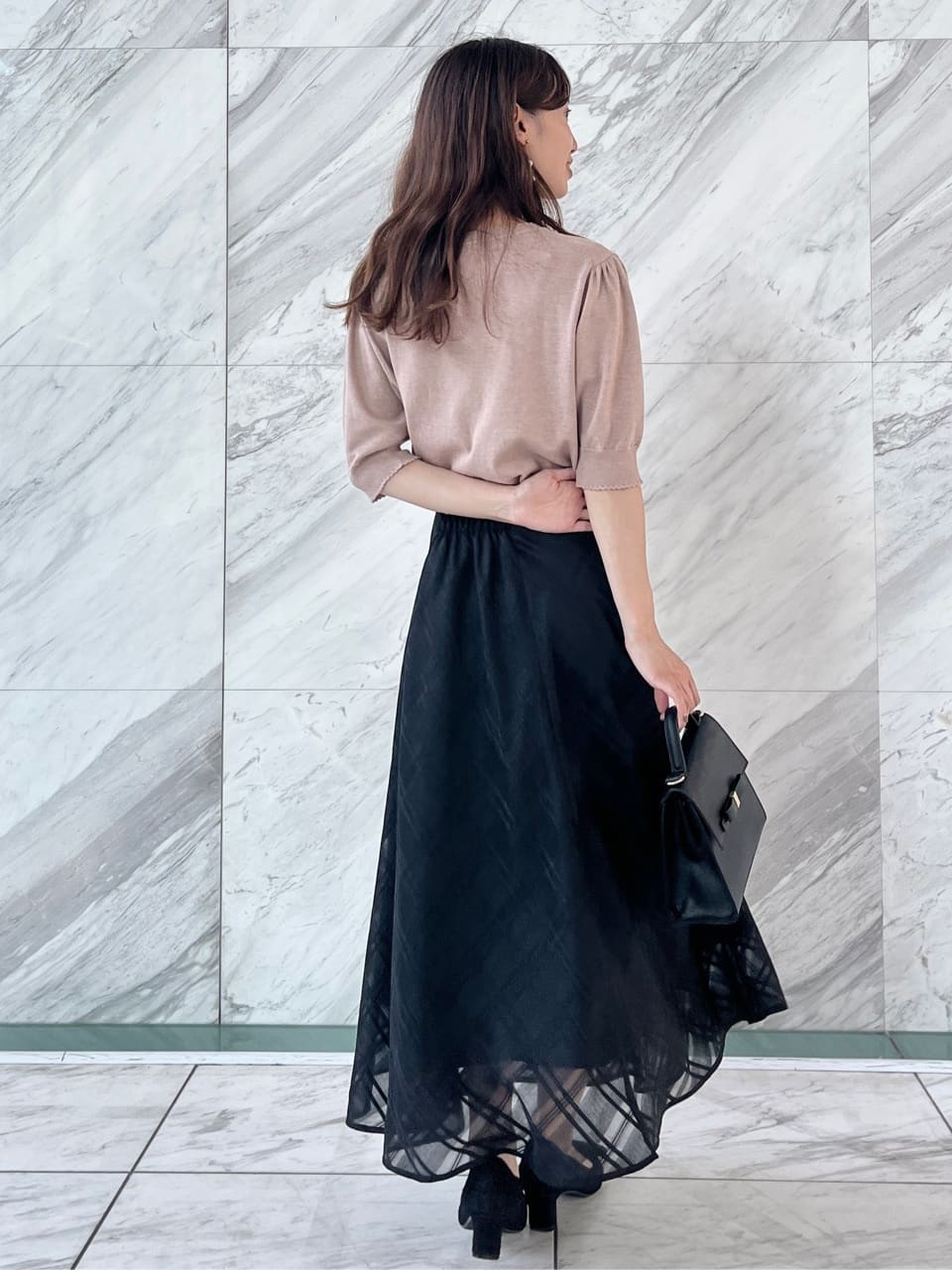 はばさんの「Couture brooch｜オーガンフリルフラワーニット」を使ったコーディネート