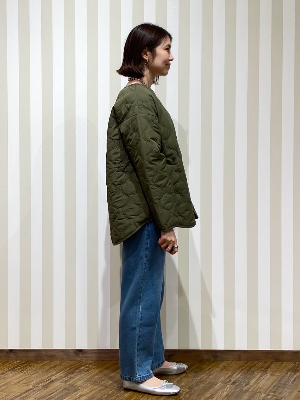 SAOさんの「SHOO･LA･RUE｜【洗濯機可/S-LL】1枚で華やか フリルドッキングトップス」を使ったコーディネート
