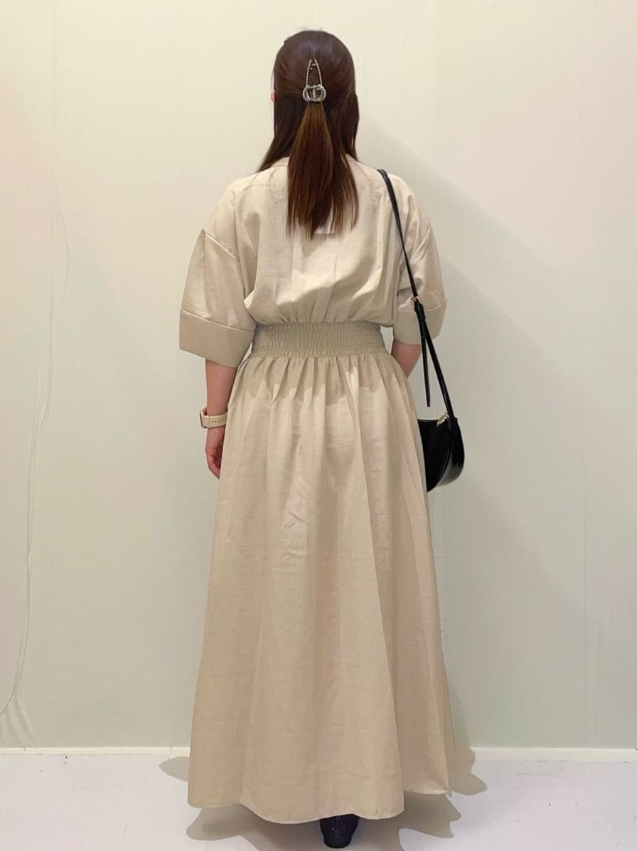 ayumiさんの「OPAQUE.CLIP｜リネンライクスキッパーフィット＆フレアワンピース【洗濯機洗い可】」を使ったコーディネート