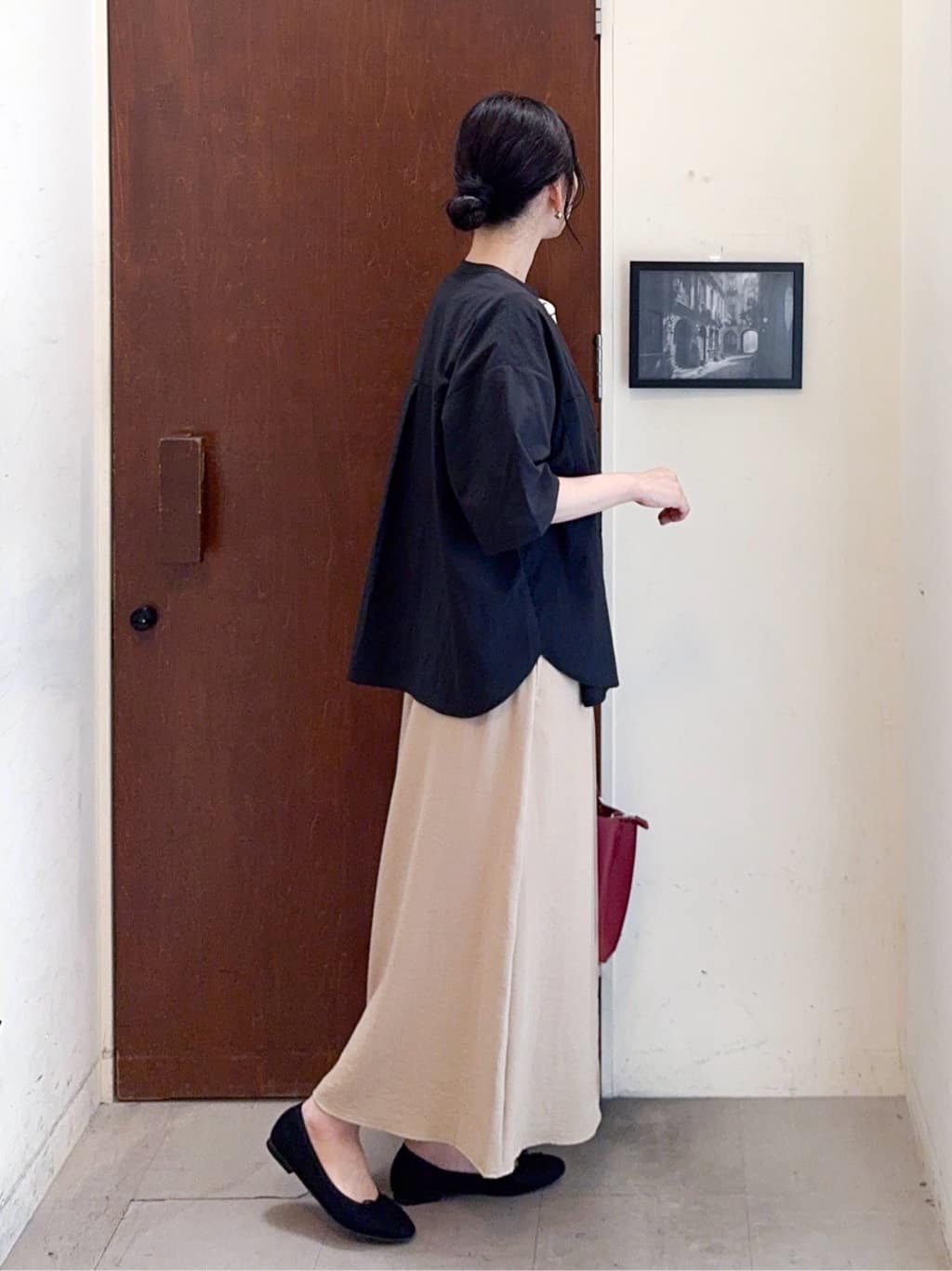 𝐇𝐢𝐫𝐨𝐦𝐢さんの「SHOO･LA･RUE｜【S-LL】女性らしさ漂うハートネック テレコ5分袖トップス」を使ったコーディネート