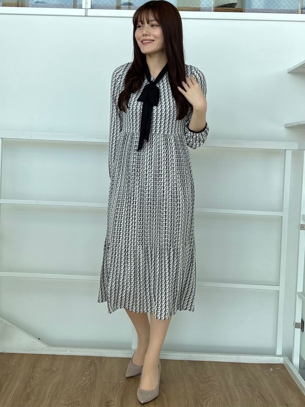 sayaさんの「COUP DE CHANCE｜【リボン取り外し可】幾何柄プリーツワンピース」を使ったコーディネート