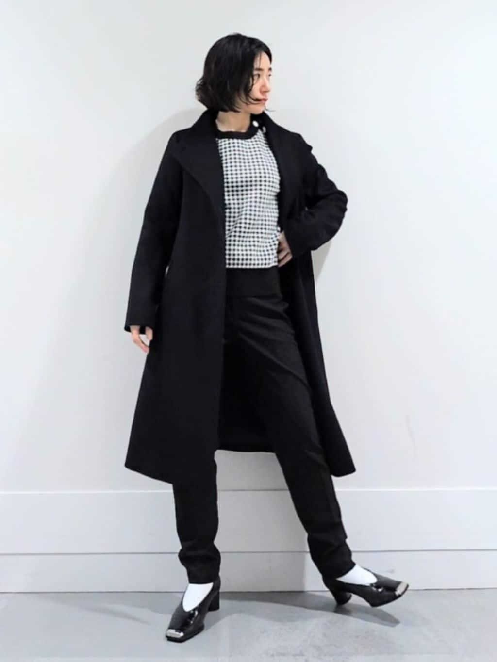 ミズタさんの「UNTITLED｜【きれいめ/スタイリッシュ】2WAYスタンドカラーロングコート」を使ったコーディネート
