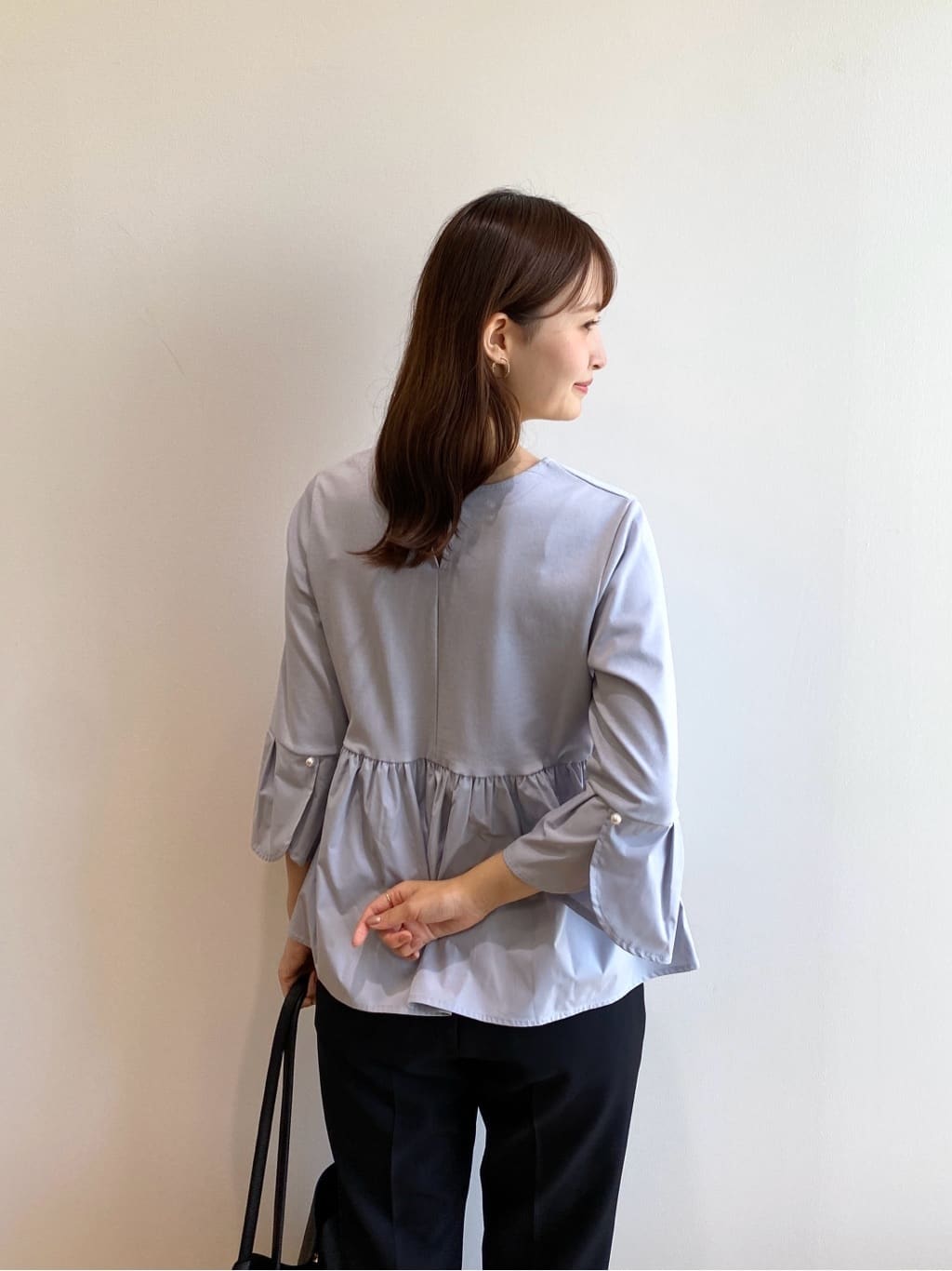 みさかさんの「index｜ドッキングペプラムトップス【洗濯機洗い可】」を使ったコーディネート