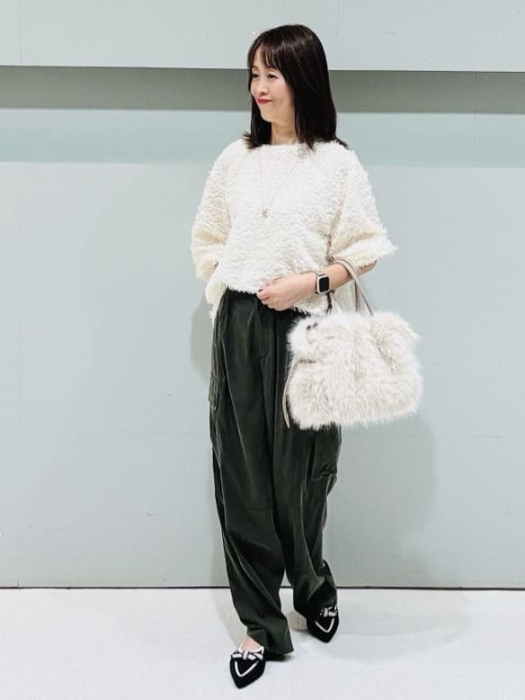 makiさんの「UNTITLED｜【大人きれいめ/ストレート/ワイド】キュプラカーゴパンツ」を使ったコーディネート