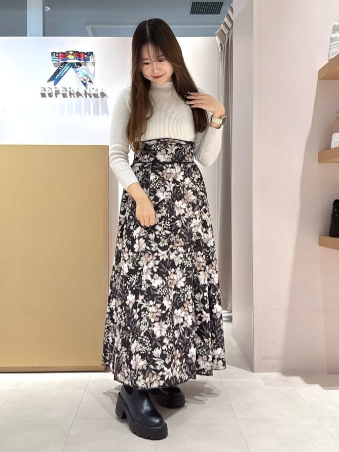 neinaさんの「ESPERANZA｜」を使ったコーディネート