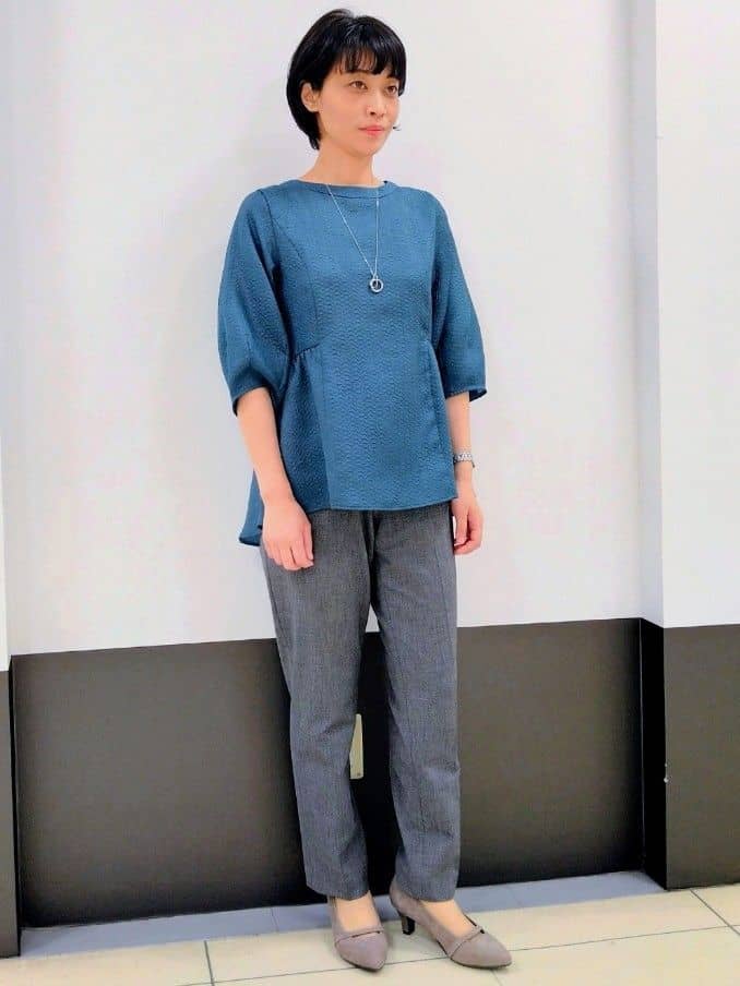 GMさんの「Reflect｜【すっきり見え！長め丈】ペプラムデザインシアーブラウス」を使ったコーディネート
