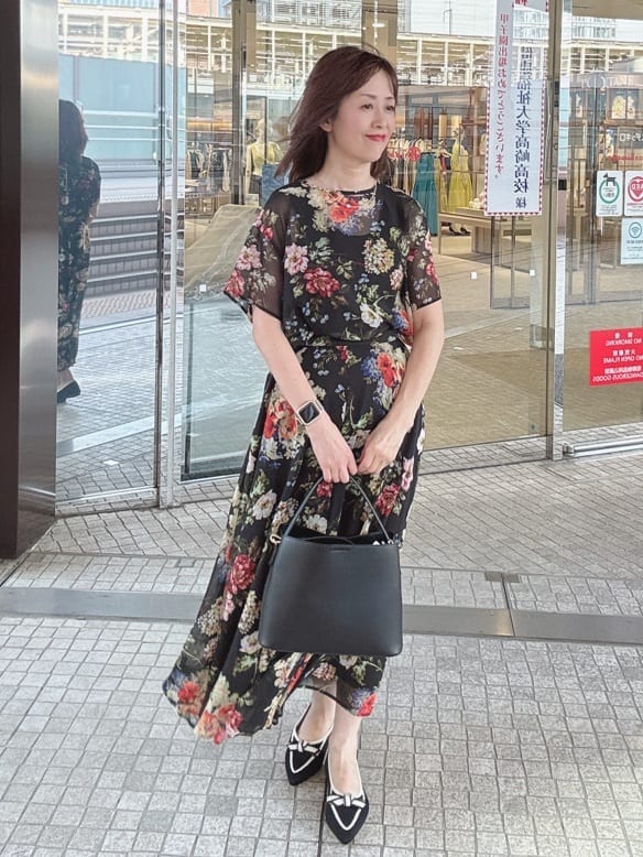 makiさんの「UNTITLED｜シャイニービーズネックレス」を使ったコーディネート
