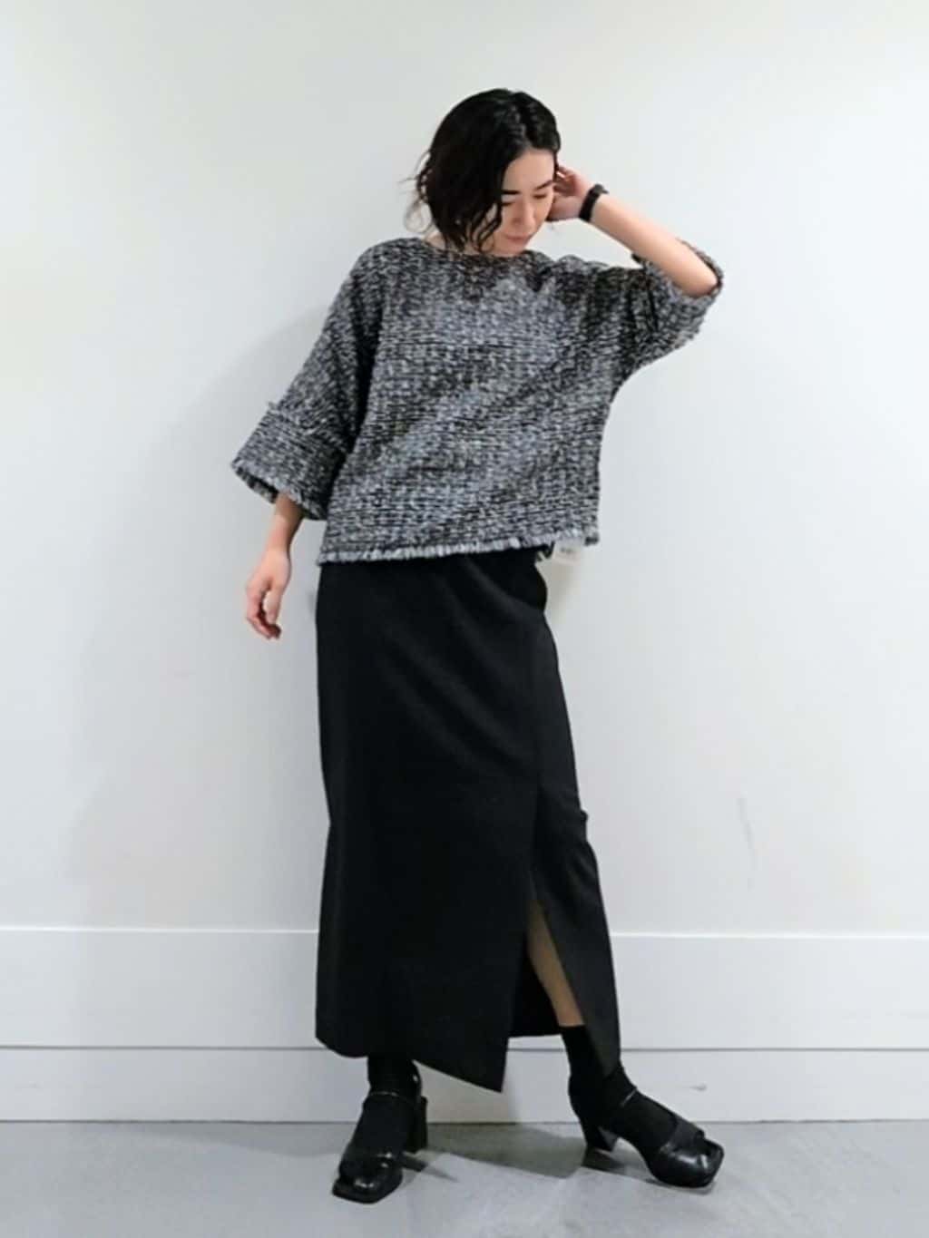 ミズタさんの「UNTITLED｜【きれいめ／体型カバー】ツイードドルマントップス」を使ったコーディネート