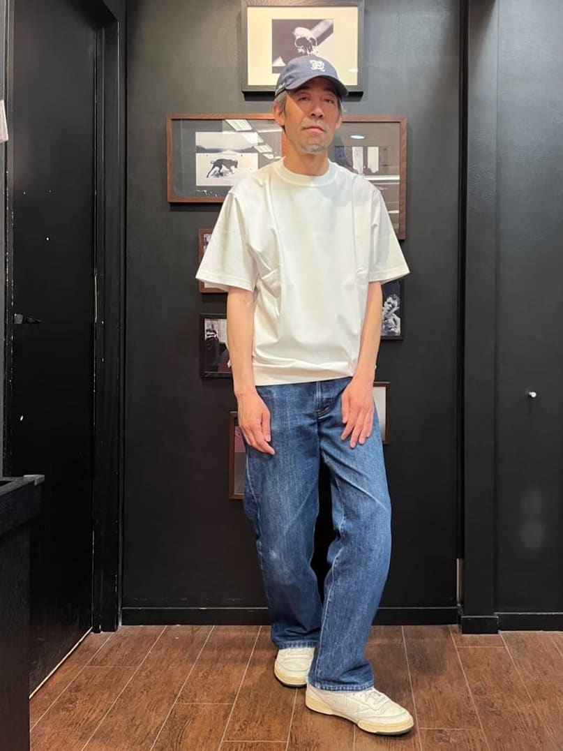 KDDさんの「TAKEO KIKUCHI｜【抗菌防臭／5サイズ展開】ハイゲージポンチ Tシャツ」を使ったコーディネート