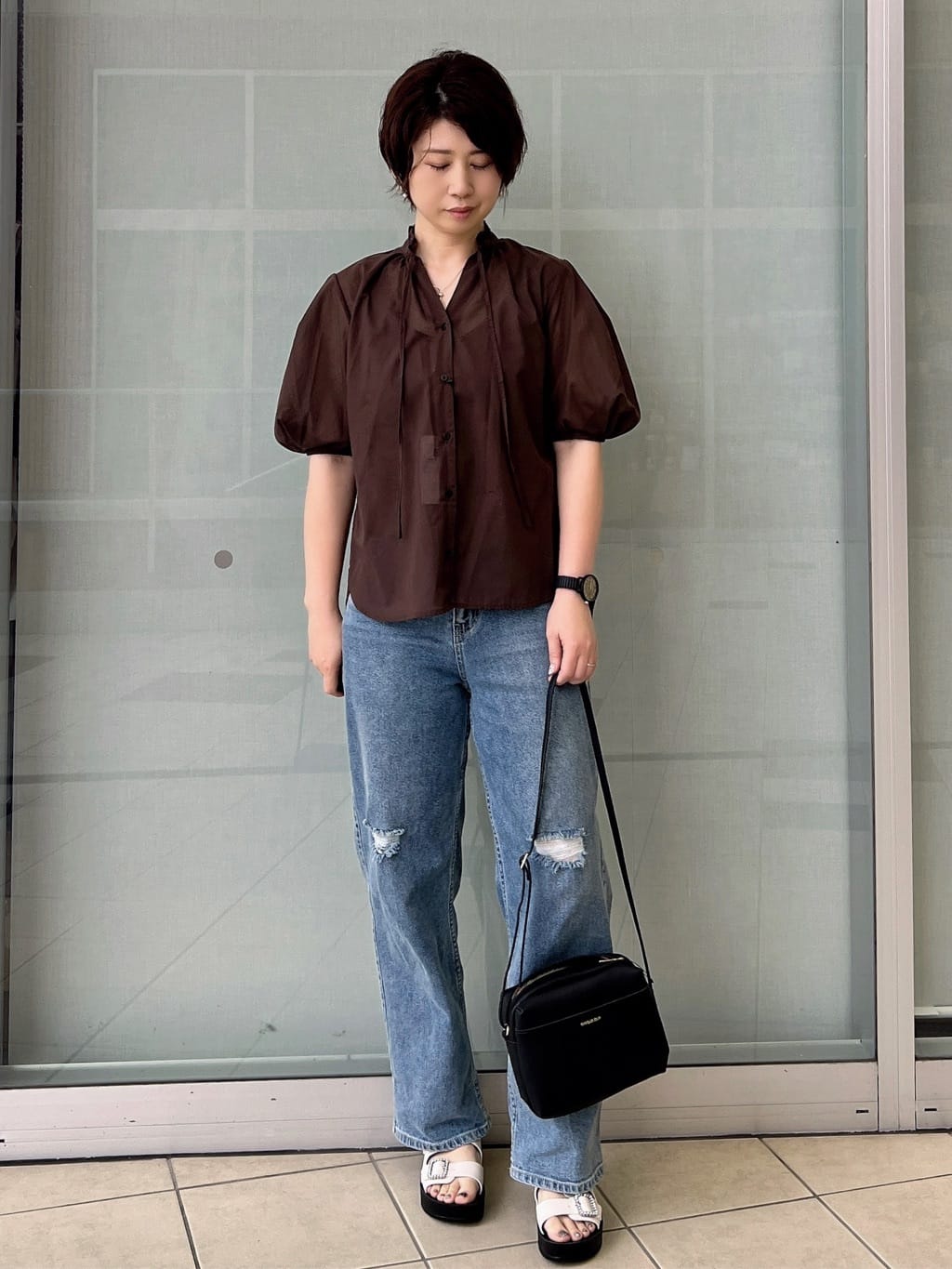 yo-koさんの「OPAQUE.CLIP｜シアーフリルネックブラウス【洗濯機洗い可】」を使ったコーディネート