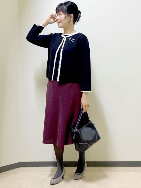  beni_gingerさんの「Reflect｜【秋映え／単品使い◎／すっきり見え】ブローチ付きニットアンサンブル」を使ったコーディネート