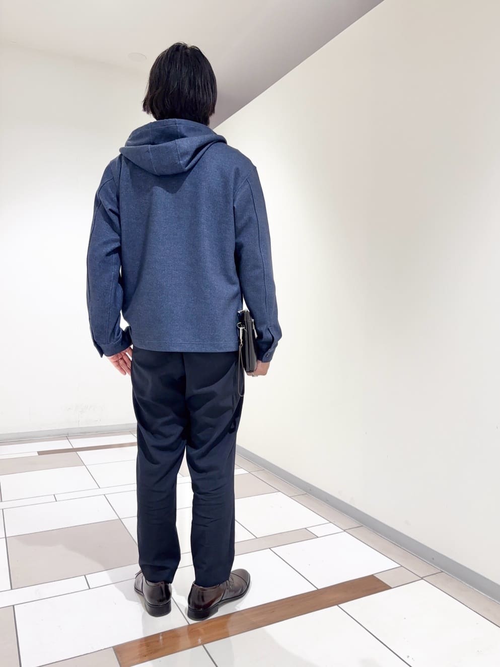 及川さんの「TAKEO KIKUCHI｜【JUST ONE LAYER】ダウンファブリックZIPパーカー」を使ったコーディネート
