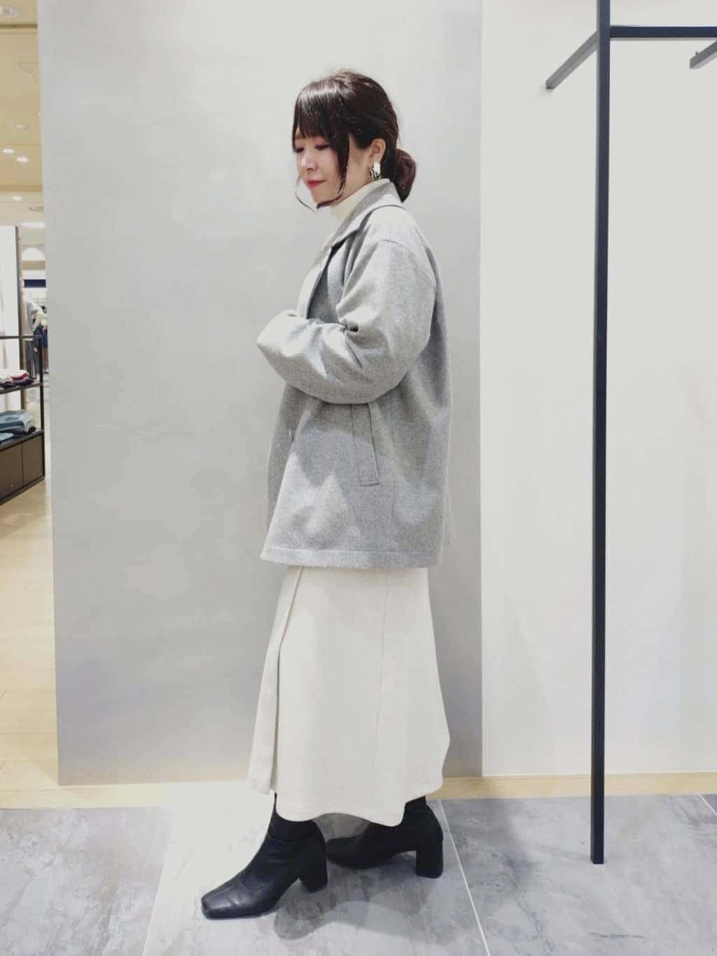TOMOMIさんの「INDIVI｜【洗える／毛玉になりにくい】エクストラファインウール リブタートルニット」を使ったコーディネート