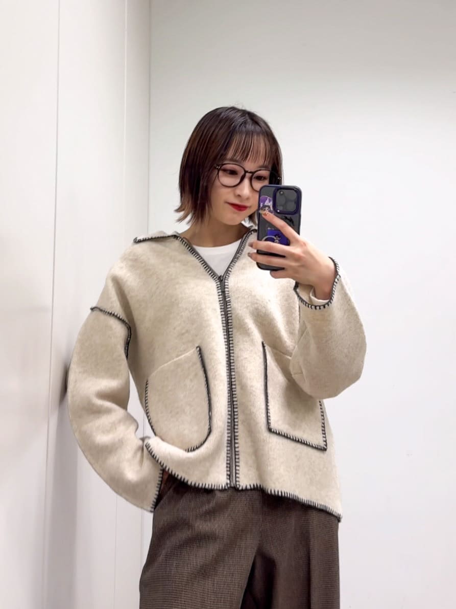 𝐜𝐡𝐢𝐤𝐚さんの「SHOO･LA･RUE｜配色ステッチがポイント 襟付きジップニットカーディガン」を使ったコーディネート