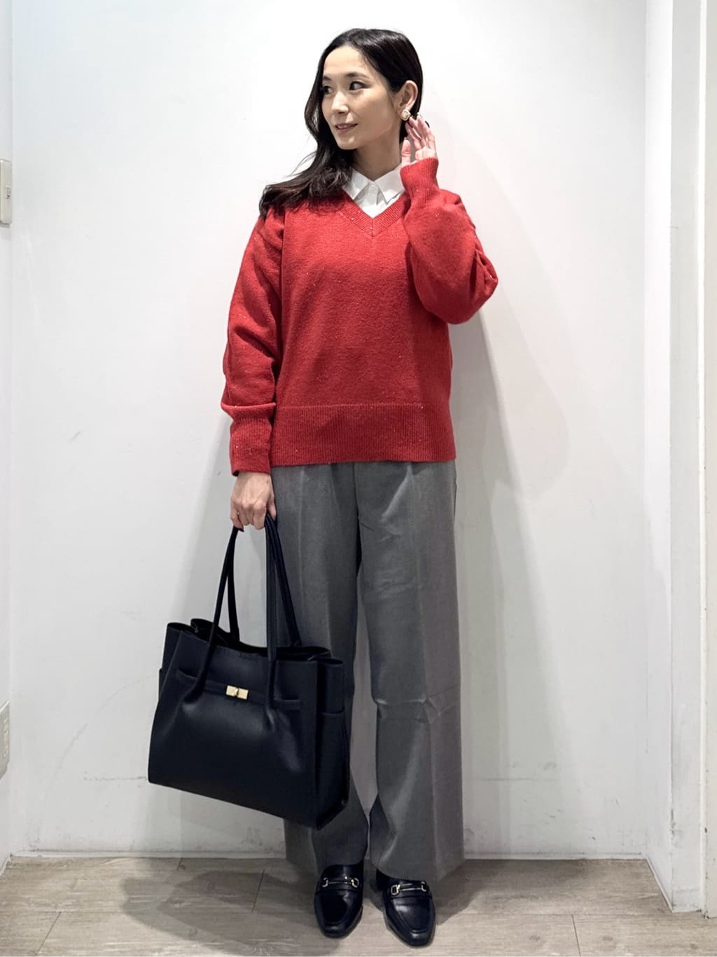 yuicciさんの「OPAQUE.CLIP｜ポケット刺繍レギュラーカラーシャツ【洗濯機OK】」を使ったコーディネート