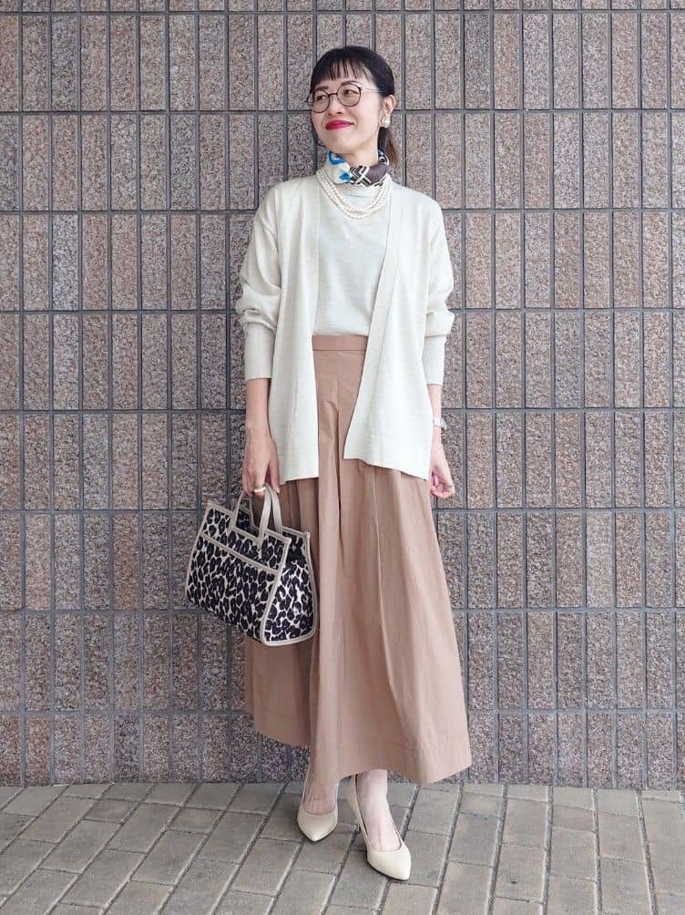 MUTSUKOさんの「UNTITLED｜【アンサンブル可/洗える/ボタンなし】シルクウールカシミヤ 着流しカーディガン」を使ったコーディネート