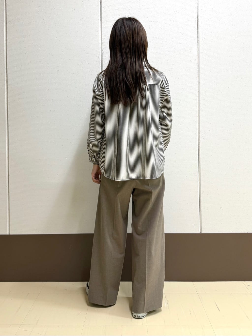 mamiさんの「INDIVI｜【洗える】胸元タックフリル長袖ブラウス」を使ったコーディネート