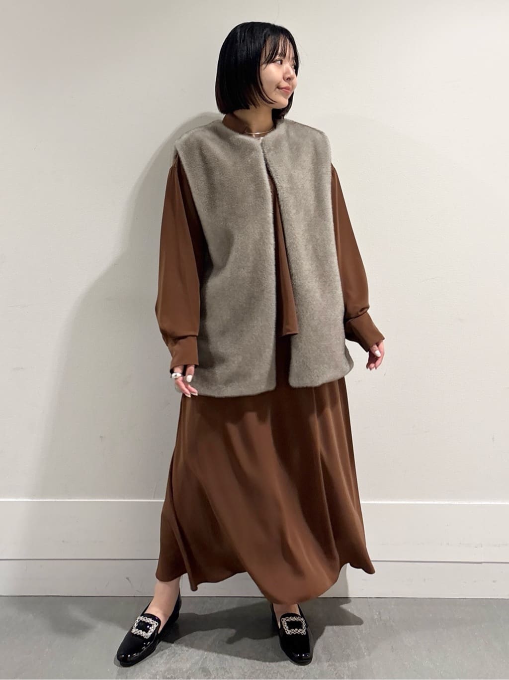 モエカさんの「UNTITLED｜【セットアップ可/スキッパー/ゆったり】リラクパウダーシャツ」を使ったコーディネート