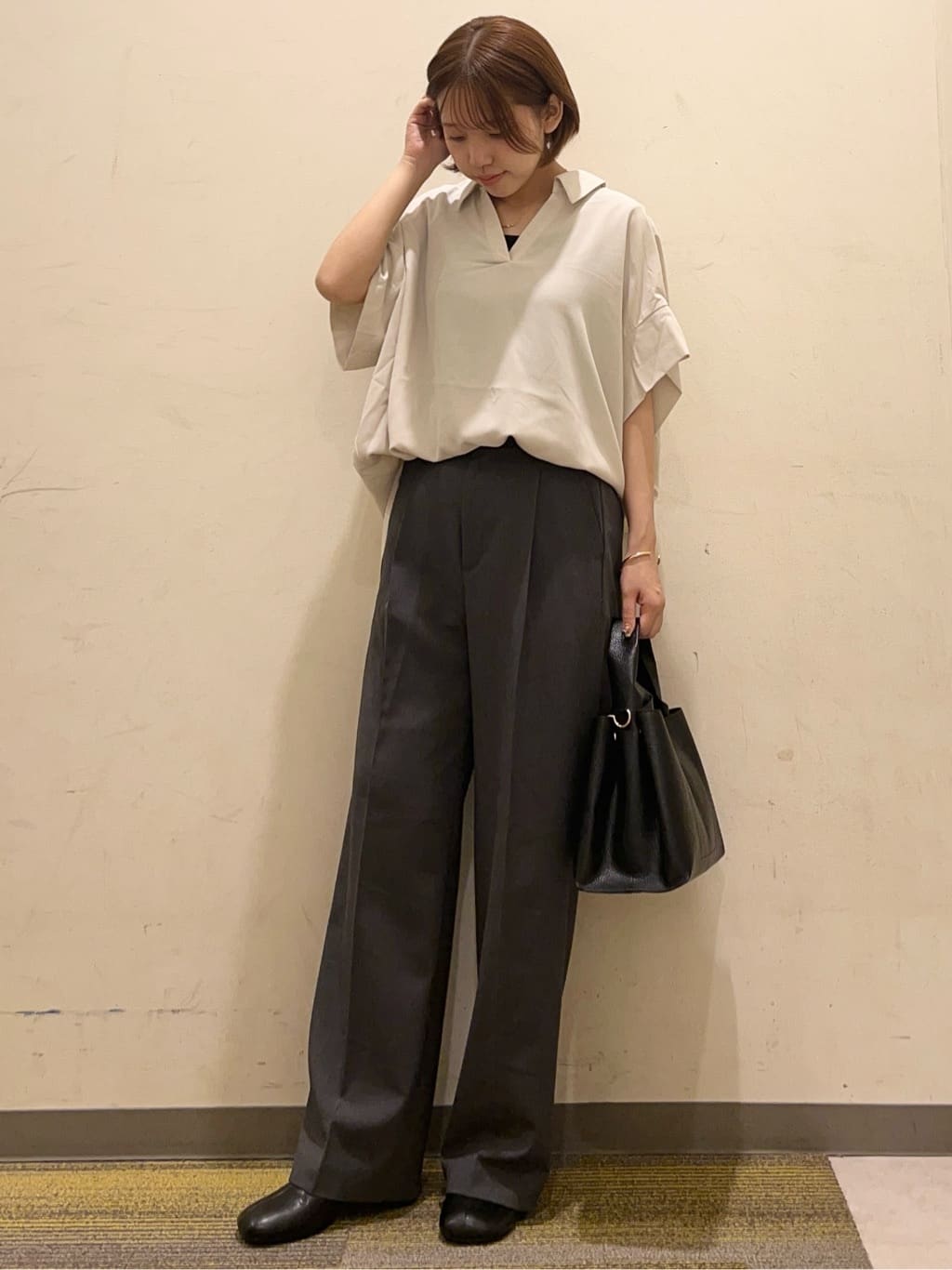 かのさんの「THE SHOP TK｜【インしなくても決まる】スキッパーシャツ/接触冷感/防シワ/速乾」を使ったコーディネート