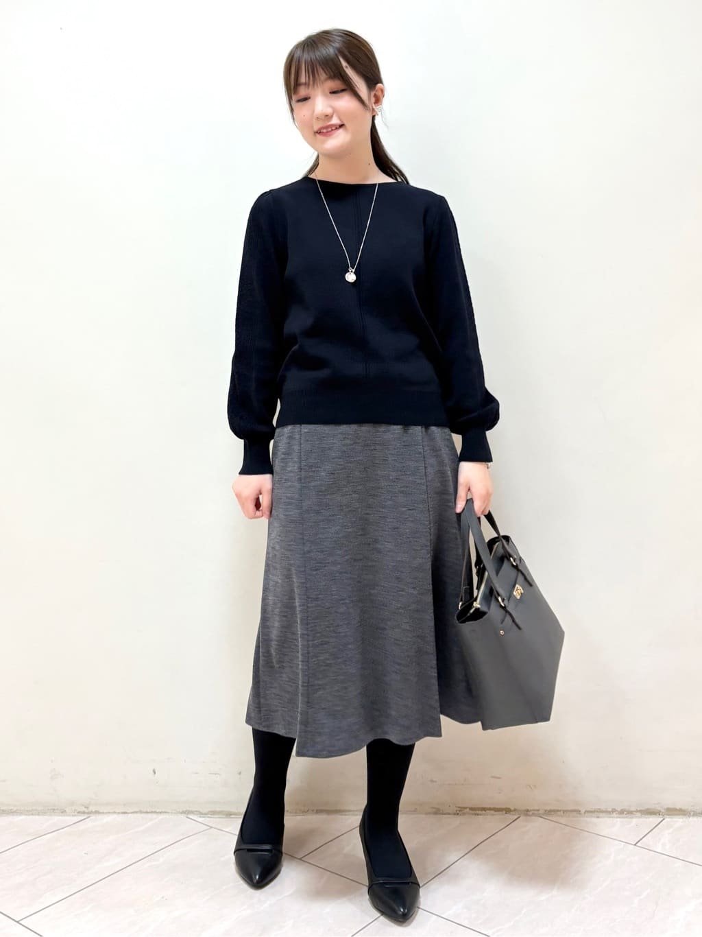 mikiさんの「Reflect｜【選べる8色／スカートにもパンツにも◎】ウール混ボートネックニット」を使ったコーディネート