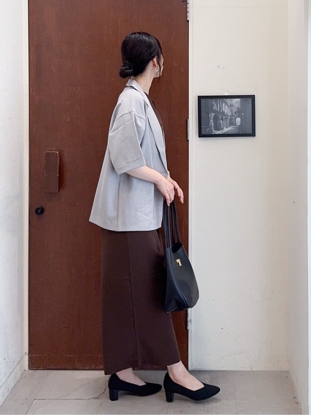 𝐇𝐢𝐫𝐨𝐦𝐢さんの「SHOO･LA･RUE｜【セットアップ可/洗濯後しわになりにくい】5分袖テーラードジャケット」を使ったコーディネート