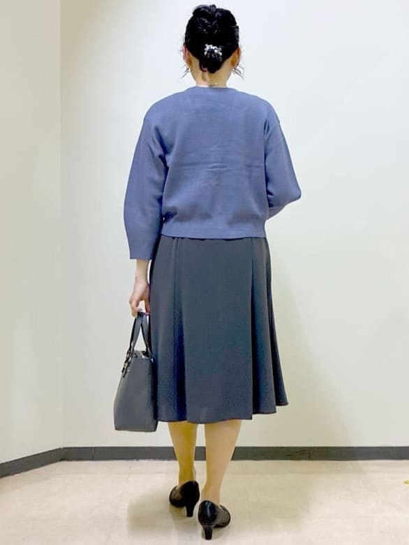  beni_gingerさんの「Reflect｜【軽い羽織に◎／セットアップ可】パール調ボタン付きカーディガン」を使ったコーディネート