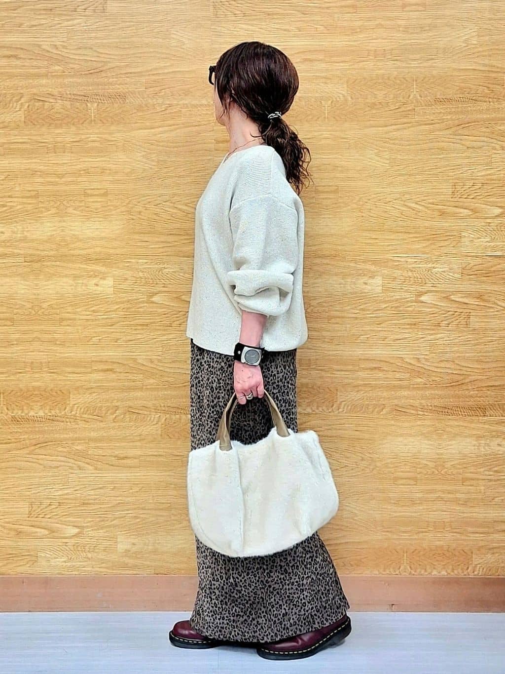 ありゅさんの「SHOO･LA･RUE｜【S-LL】きらっと華やぐ　大人のスパンコールニット」を使ったコーディネート