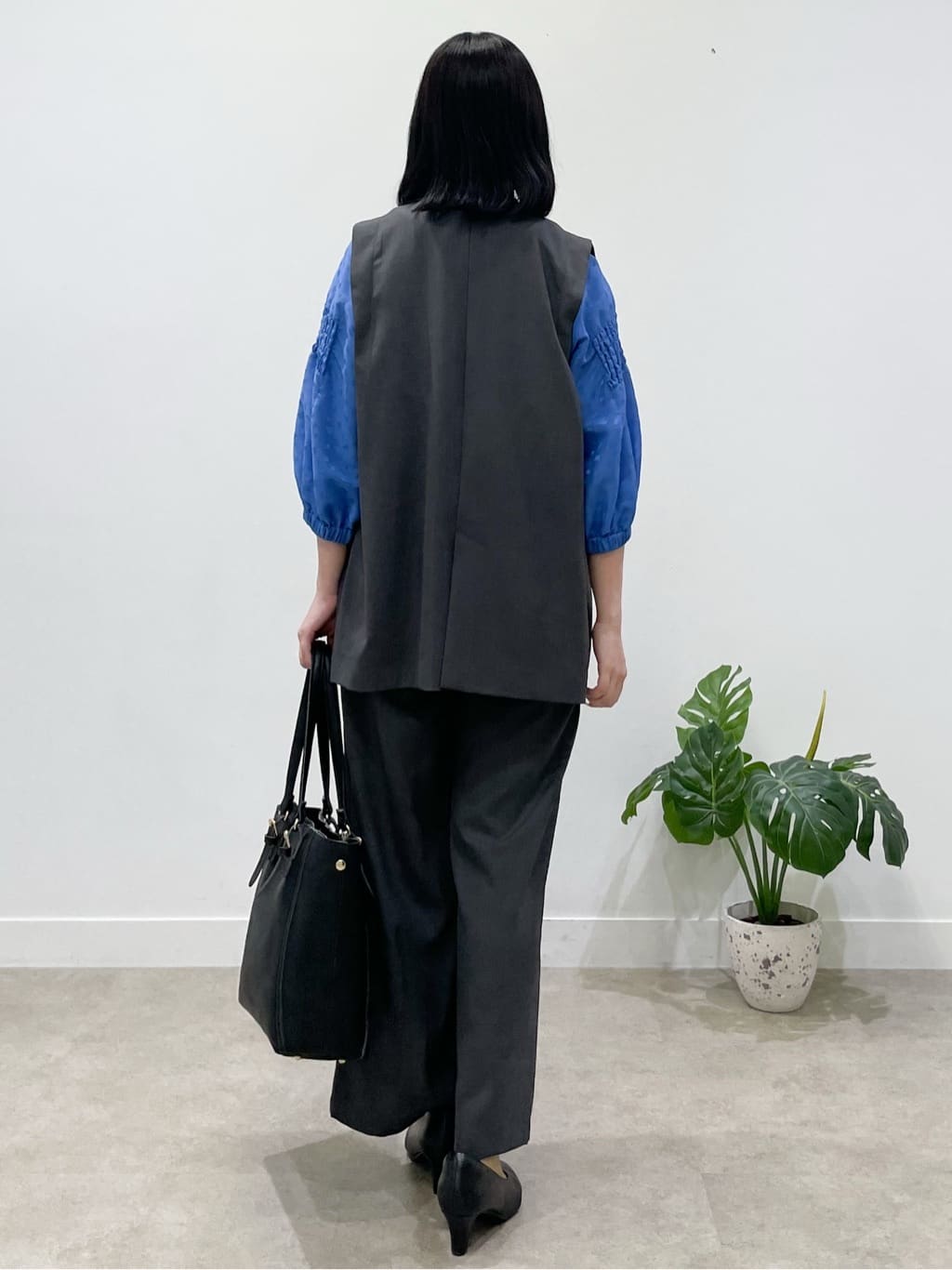 yukariさんの「Reflect｜【ウエスト総ゴム／セットアップ／単品使いOK◎】ベスト＋ストレートパンツセット」を使ったコーディネート